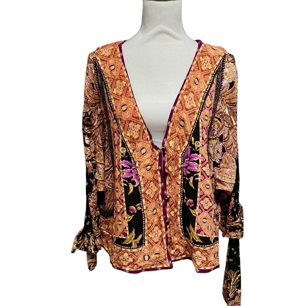 Free People Catch Me If You Can Top M Dark Combo Tie Sleeve NWT - Picture 3 of 15